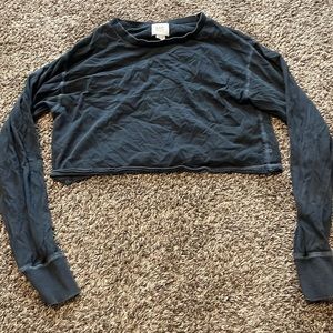 Long sleeve crop